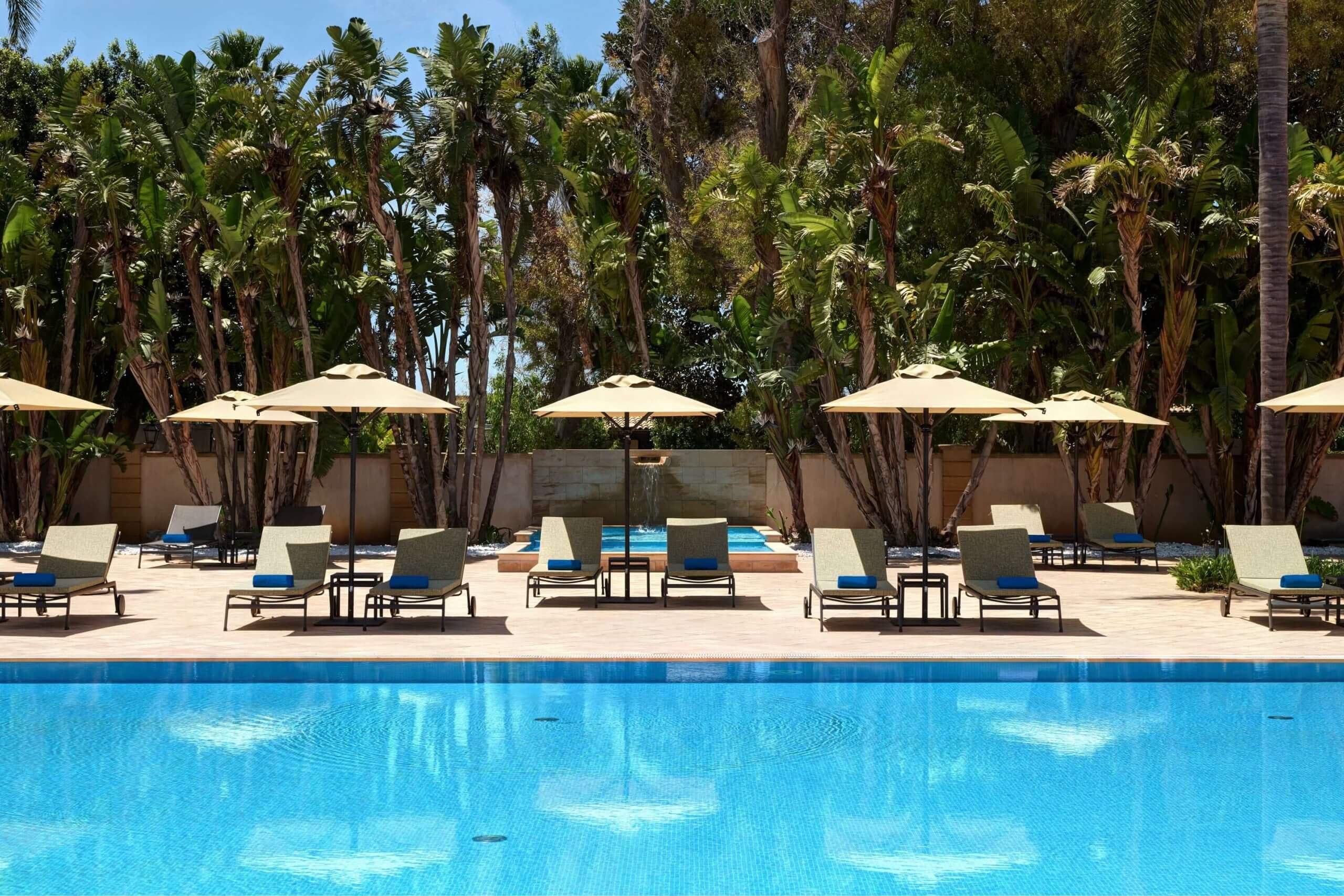 Piscina esterna Almar Giardino di Costanza Resort & Spa